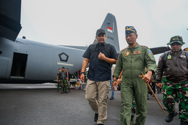 Hari ke-4 Pasca Bencana Banjir dan Longsor, Gubernur Sumut Bobby Nasution Baru Terbang ke Tapteng dan Sibolga