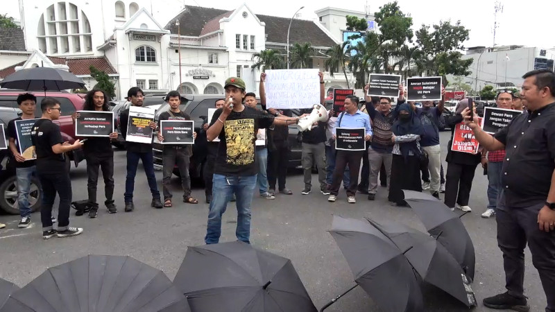 Jurnalis Medan Demo Beri Dukungan Moril untuk Tempo yang Digugat Mentan