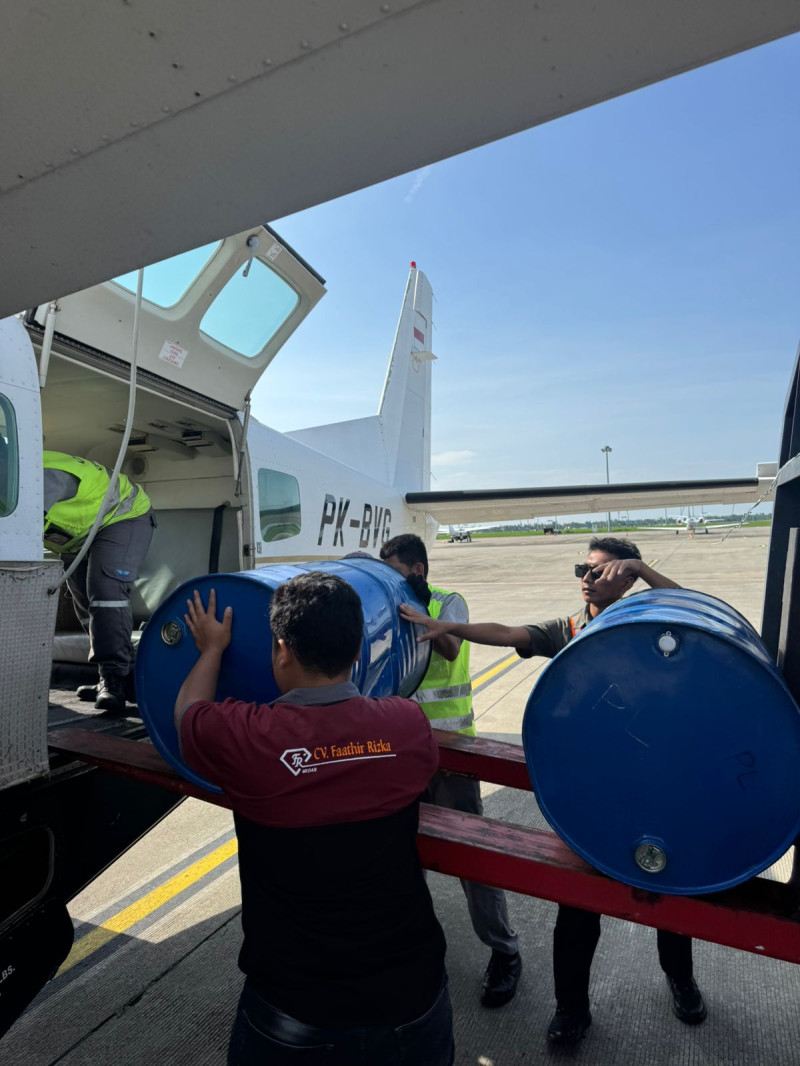 Pertamina Patra Niaga Salurkan BBM Gunakan Pesawat Perintis ke Wilayah Terdampak Bencana di Bener Meriah dan Aceh Tengah