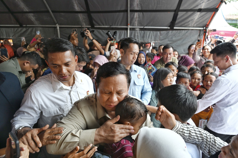Presiden Prabowo Tinjau Lokasi Pengungsian Langkat, Komit Pantau Pemulihan Bencana di Sumut
