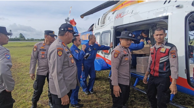 Ratusan Kilogram Bantuan Disalurkan Melalui Airdrop, Polda Sumut Pastikan Warga Terisolir Terbantu