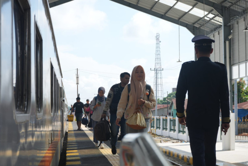 Antusiasme Tinggi, 5 Hari Masa Angkutan Nataru 2025/2026 KAI Divre I Sumut Layani 44.871 Pelanggan
