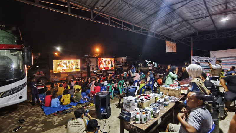 Pemprov Sumut Hibur Relawan dan Masyarakat Tapsel dengan Nonton Bareng Film Agak Laen