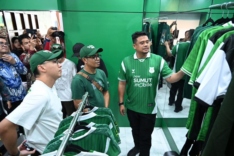 Kunjungi Toko Merchandise PSMS Medan, Gubernur Sumut Harapkan Peningkatan Pemasukan Klub