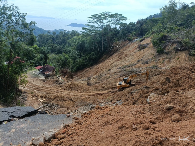 Kolaborasi Kementerian PU dan Hutama Karya, Penanganan Batu Lubang Perkuat Akses Tarutung&ndash;Sibolga