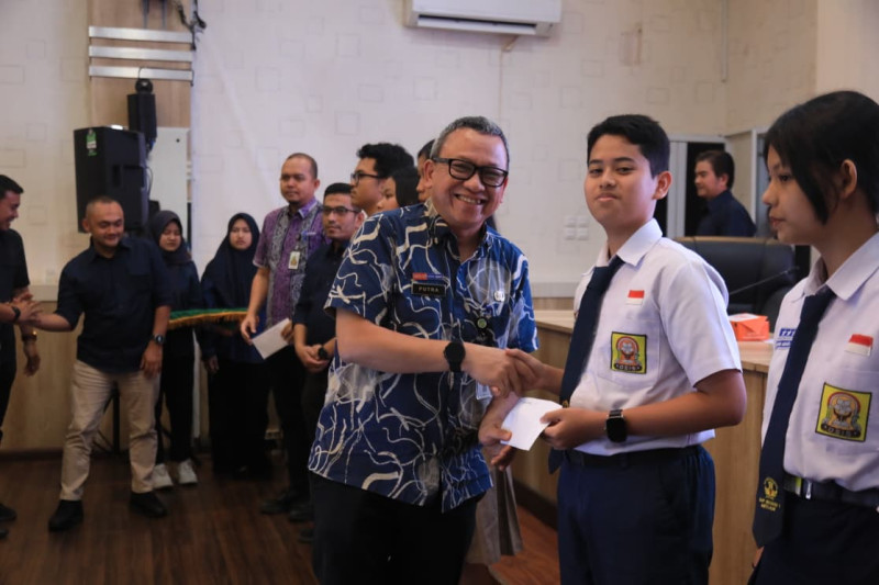 110 Pelajar Anak ASN Berprestasi dapat Bantuan Beasiswa dari KPRI Pemko Medan