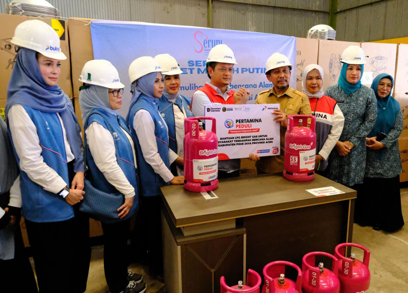 Pertamina dan SERUNI Serahkan Bantuan Sarana Air Bersih dan 1.577 Tabung Bright Gas bagi Warga Terdampak Bencana di Kabupaten Pidie Jaya