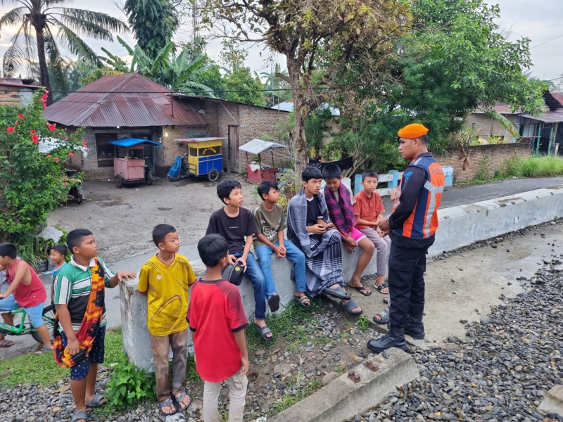 Jaga Keberkahan Ramadan, KAI Divre I Sumut Larang Vandalisme dan Ajak Masyarakat Hindari Ngabuburit di Jalur KA