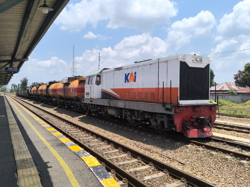 Percepat Distribusi ke Pelabuhan, KAI Sumut Angkut 9.855 Ton CPO di April 2026