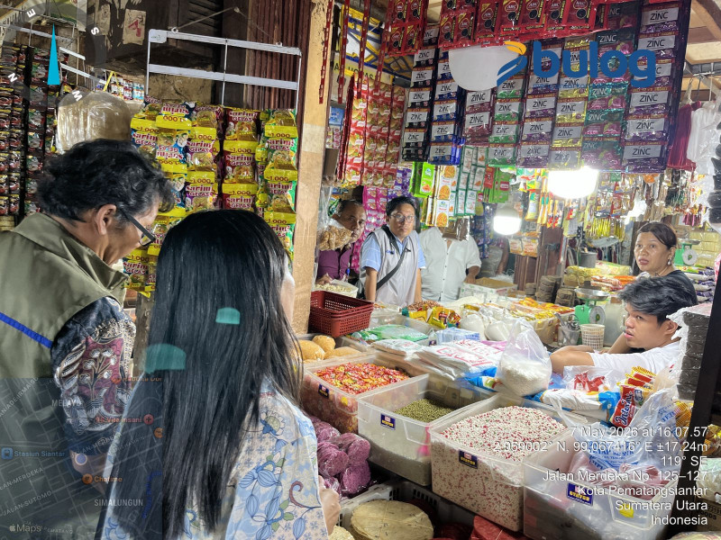 Stok MinyaKita Aman, Bulog Pematang Siantar Gandeng Disperindag Cek ketersediaan dan Harga di Pasar