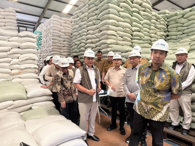 DPR RI Tinjau Gudang Bulog di Medan, Pastikan Stok Bahan Pangan Terjaga