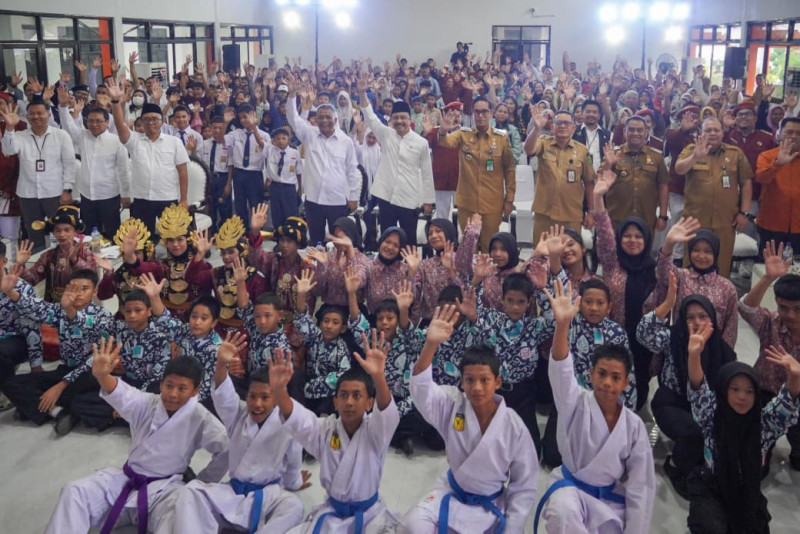 Mensos Hadiri Open House Sekolah Rakyat