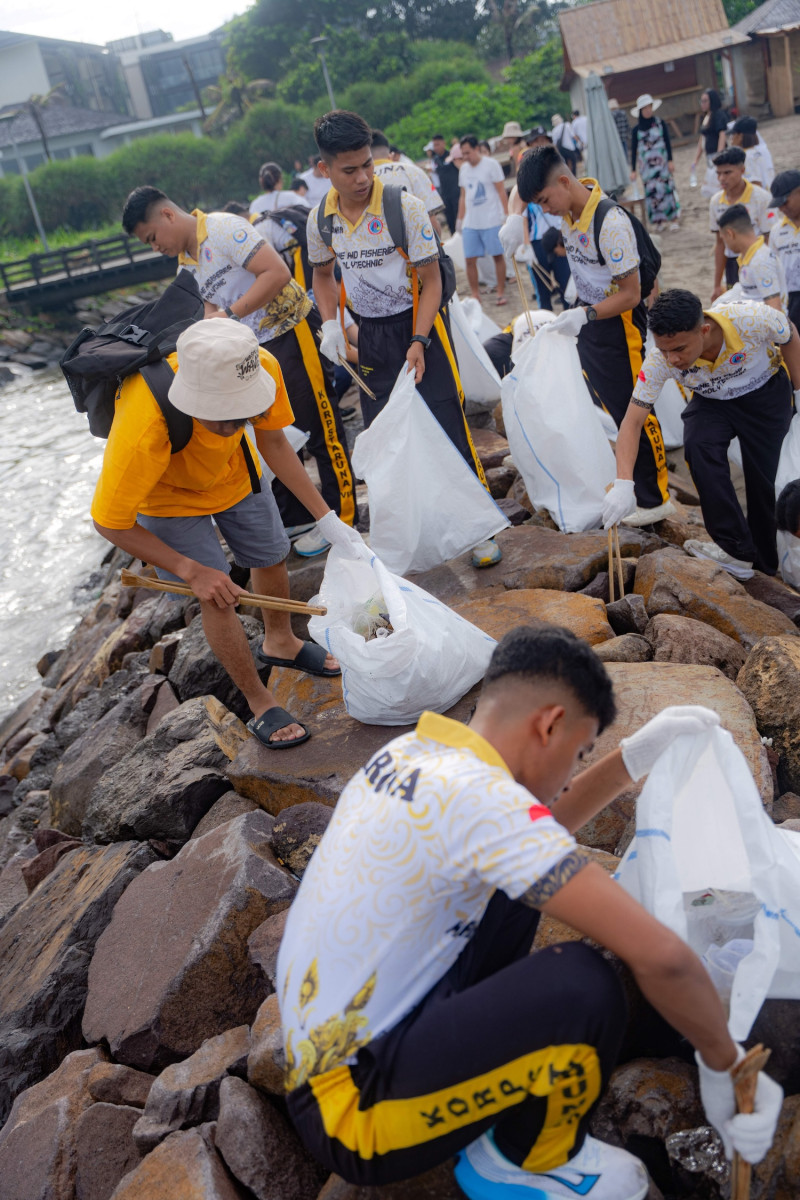 DANA dan KKP Perkuat Komitmen Blue Economy melalui Aksi Bersihkan Pantai