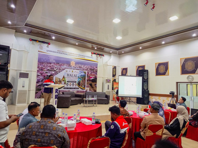 Pertamina Patra Niaga Regional Sumbagut bersama GESID Halal Center Perkuat Ekosistem Halal Berkelanjutan melalui Seminar Halal Food & Tourism