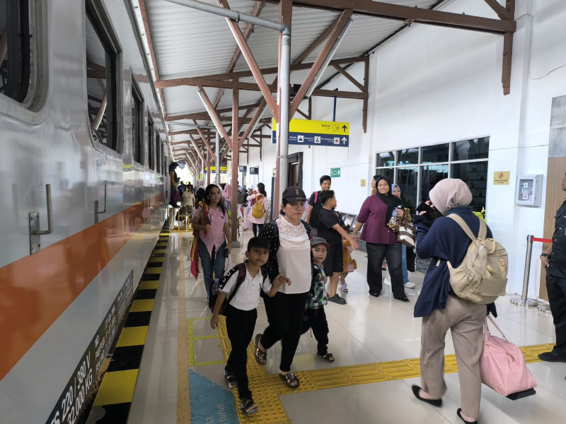 Volume Penumpang Kereta Api di Deli Serdang Melonjak, Jadi Motor Penggerak Ekonomi Daerah
