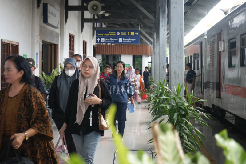 KAI Sumut Layani 140 Ribu Penumpang Selama Libur Sekolah, KA Putri Deli Jadi Favorit