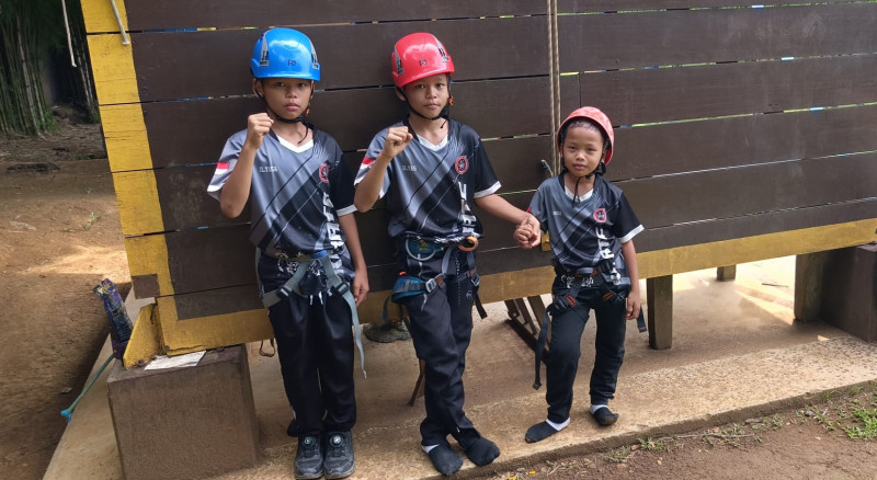 TIGA ALIF KARATEKA DARI DOJO ALFARIZI ISI LIBUR HARI KEMERDEKAAN DENGAN RAFFLING