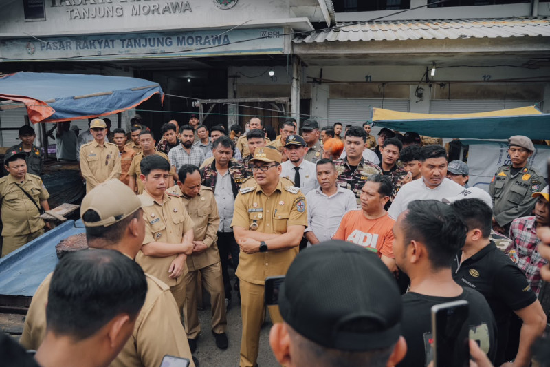 Bupati Tinjau Pasar Rakyat Tanjung Morawa, Kaji Penataan Pedagang di Jalan Perintis