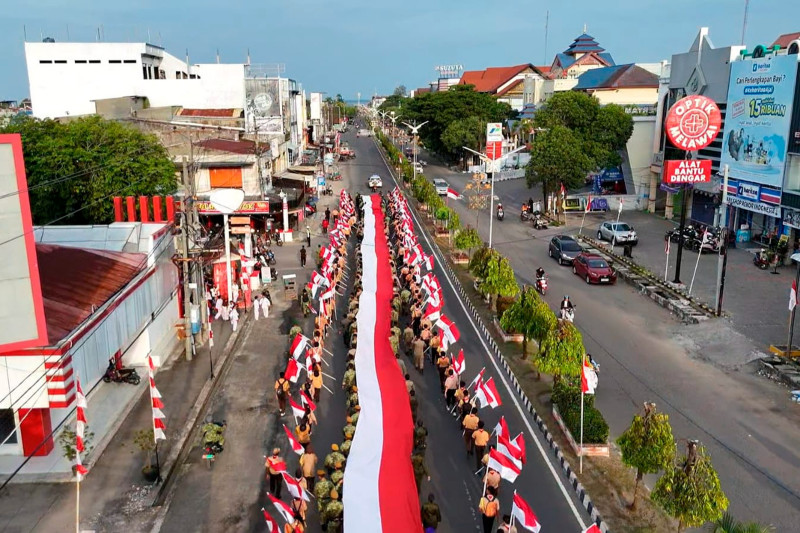 Kirab Bendera Merah Putih Berlangsung Khidmat di Aceh