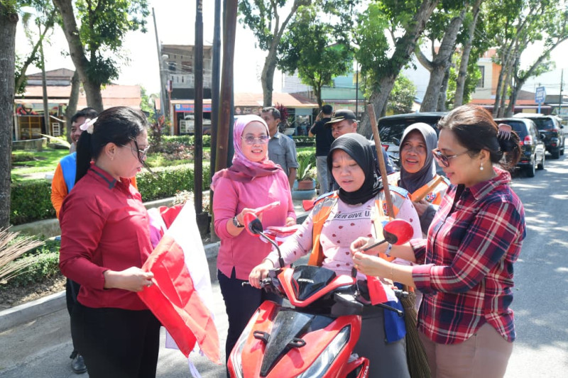 Gerakan Pembagian Bendera Merah Putih di Kabupaten Deli Serdang