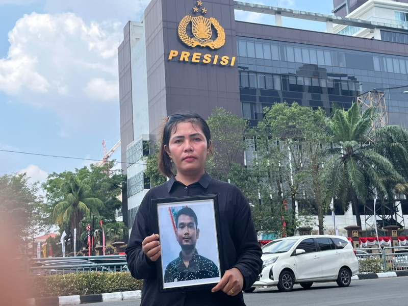 Istri Korban Dugaan Pembunuhan Berencana Oleh Pengawas PT Agrinas di Labura Laporkan Kapolres Labuhanbatu ke Mabes Polri