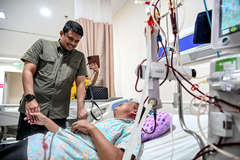 Bobby Nasution Bantu Akomodasi Pasien Leukemia dan Kanker Tiroid Saat Tinjau RSUD Thomsen