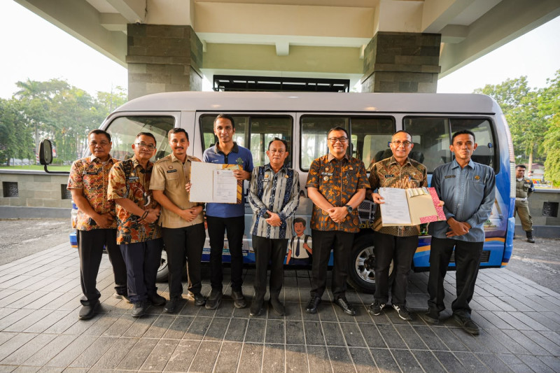 Bus Sekolah dan Perpustakaan Keliling Siap Perkuat Layanan Pendidikan