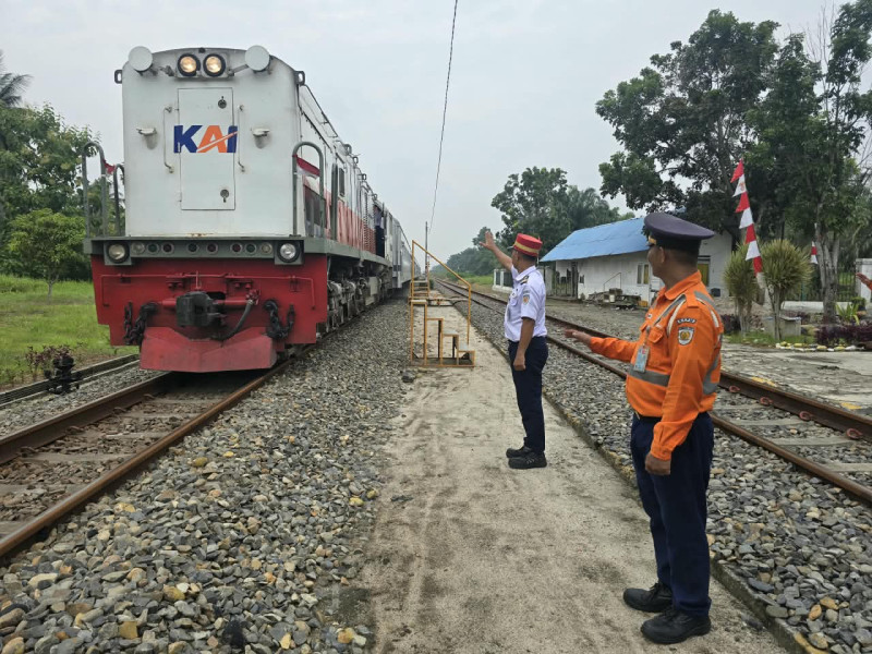 Ternak Masuk Jalur KA, KAI Sumut Ingatkan Risiko Keselamatan hingga Kerugian Pemilik